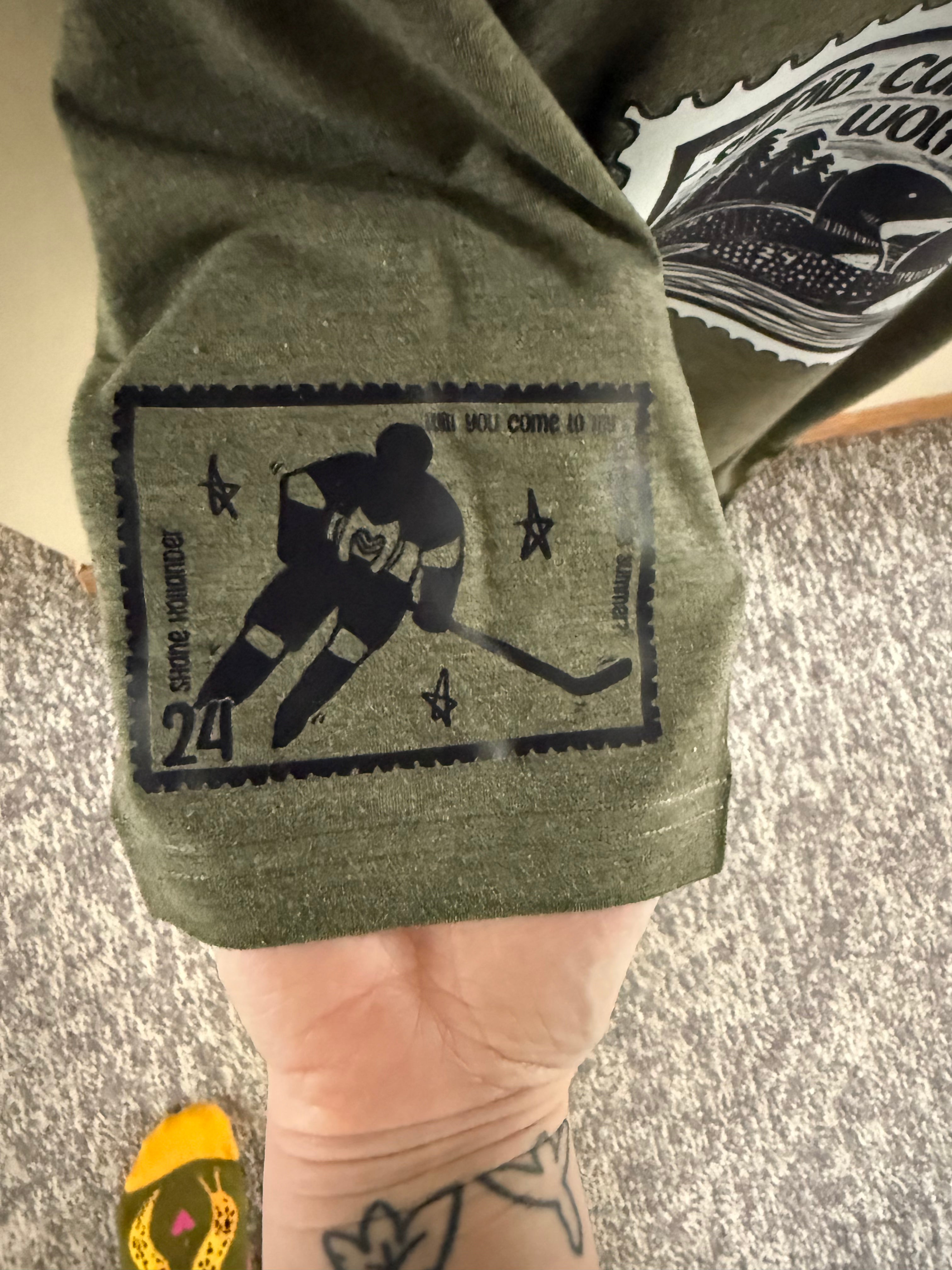 Stupid Canadian Wolf Bird with Hollanov Sleeves THRIFTED t-shirt- Green